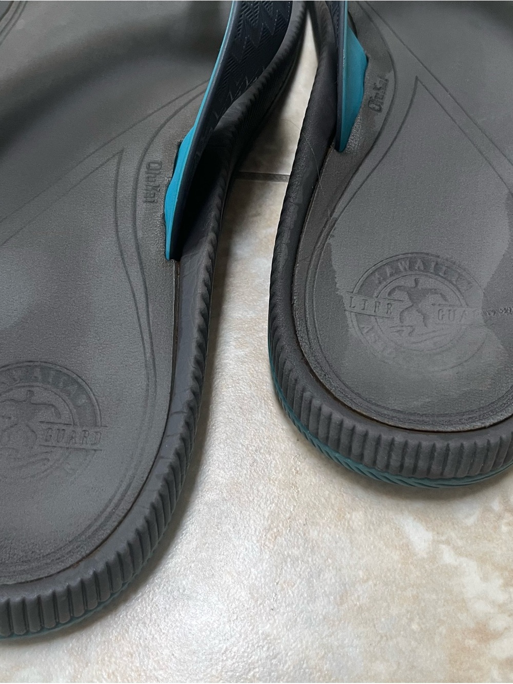 OluKai Men’s Navy and Teal Flip-Flop Sandals - Picture 5 of 8